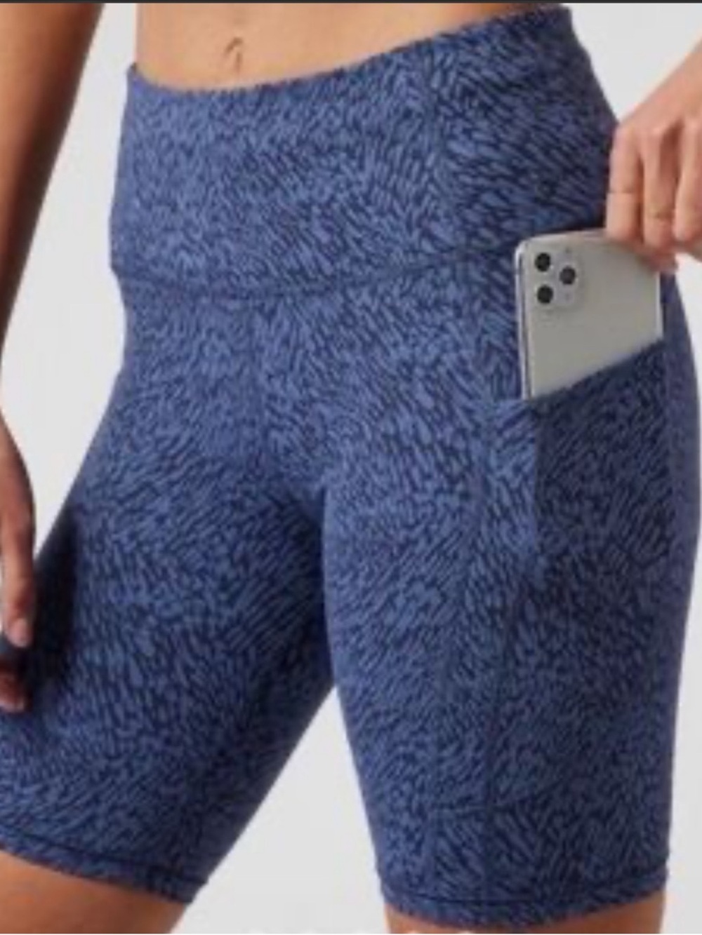 athleta ultimate stash ii textured 7" short blue XS